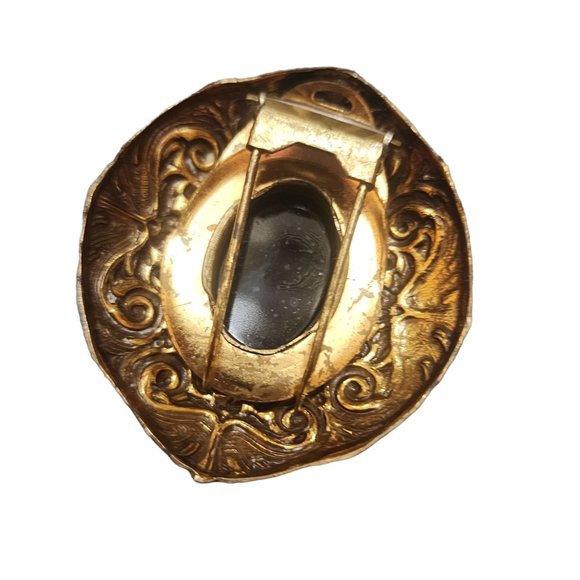 Antique Glass Cameo & Raised Relief Brass Fur Clip (A3583) - Picture 4 of 6